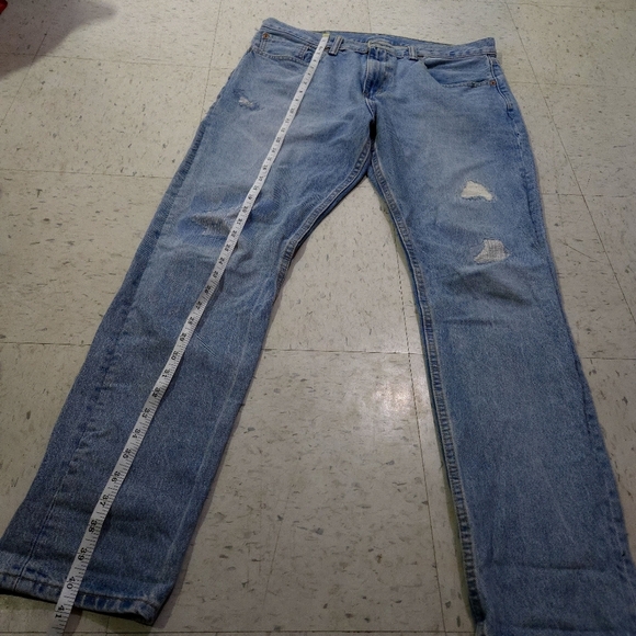 Levis | 512 Men's Light Blue Distressed Jeans - Picture 9 of 10